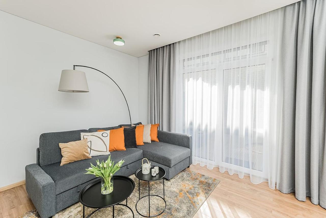 Lovely Apartment With Private Terrace By Urban Rent Kaunas Exterior foto