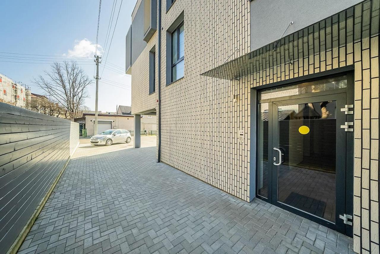 Lovely Apartment With Private Terrace By Urban Rent Kaunas Exterior foto